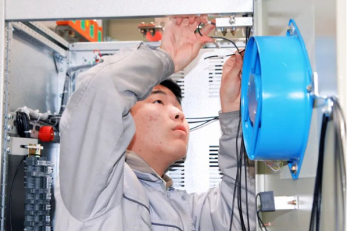 技能比武綻風(fēng)采，工匠精神耀九洲丨九洲集團(tuán)技能比武競(jìng)賽進(jìn)行中！